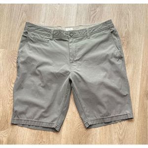 7Diamonds Men’s Velocity Hybrid Golf Shorts Performance Greenish Gray Size 34